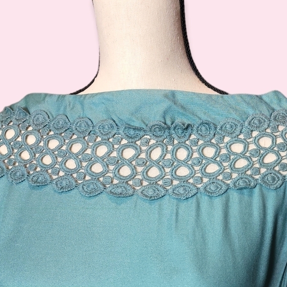 Teal Crochet Eyelet Lace Bell Flare Sleeve A Line Blouse Size Small - Picture 9 of 10